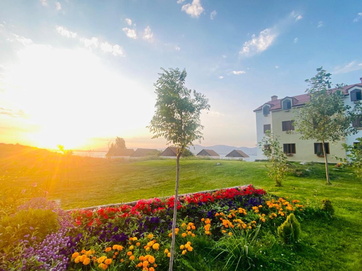 Noy Land Resort Sevan Exterior photo